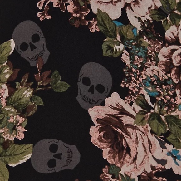 Torrid Floral Skull Sweetheart Peplum Blouse - Picture 5 of 6